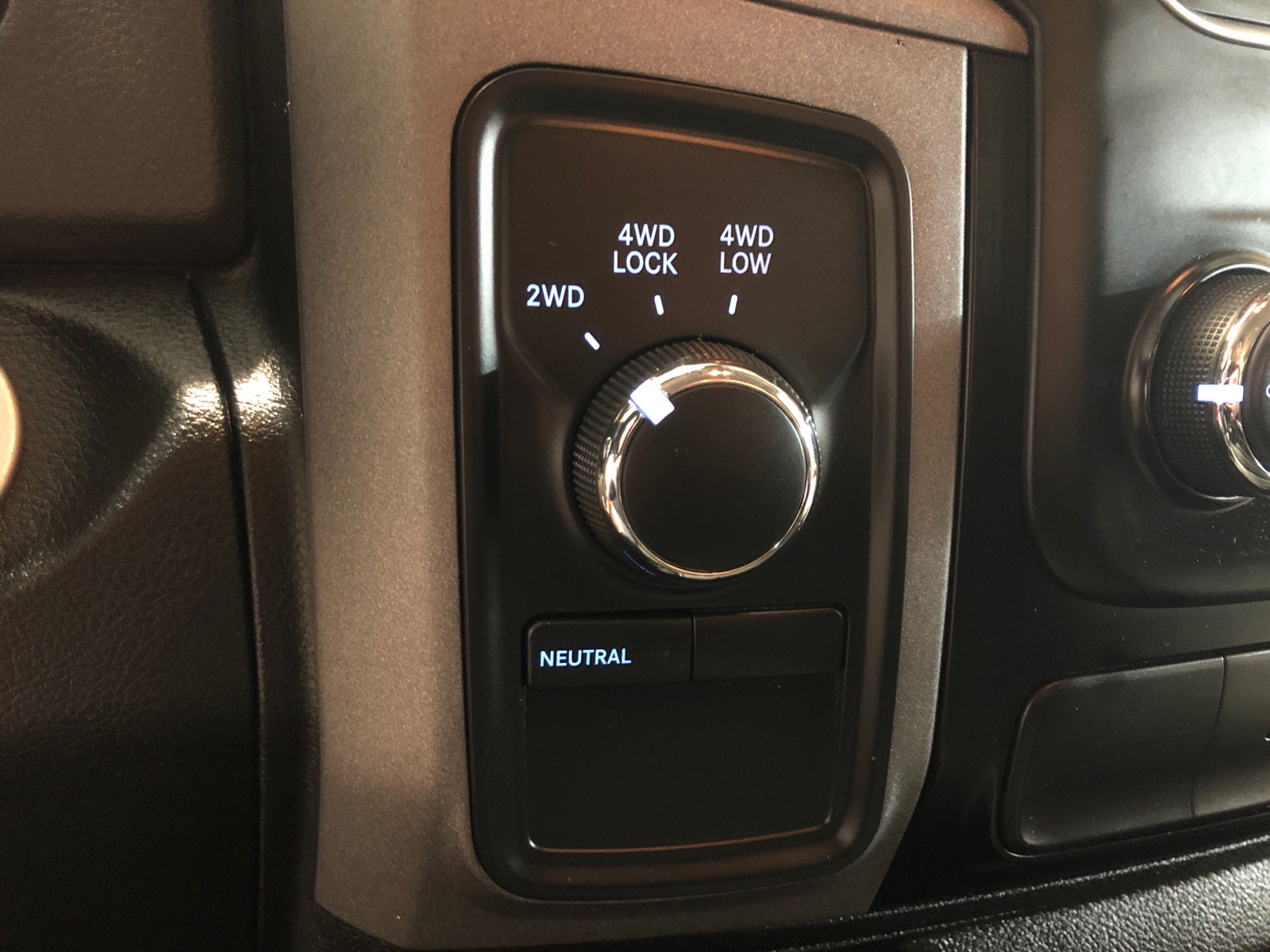 2018 Ram 1500 Crew Cab 4X4 * 5.7L Hemi V8 * 6 Passenger * Back Up